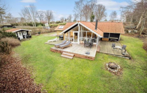Amazing Home In Dronningmølle With Sauna in Dronningmølle